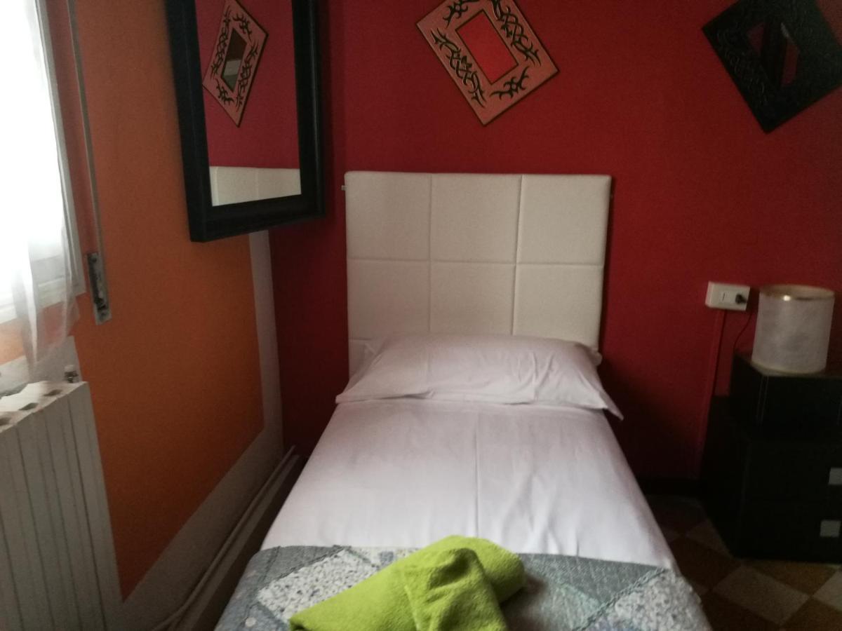 B&B Porta Appia Imola Ruang foto